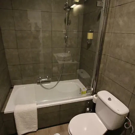Acogedor Atico En El Centro /city Center Penthouse